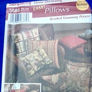 Simplicity Home Decorating Easy Pillows